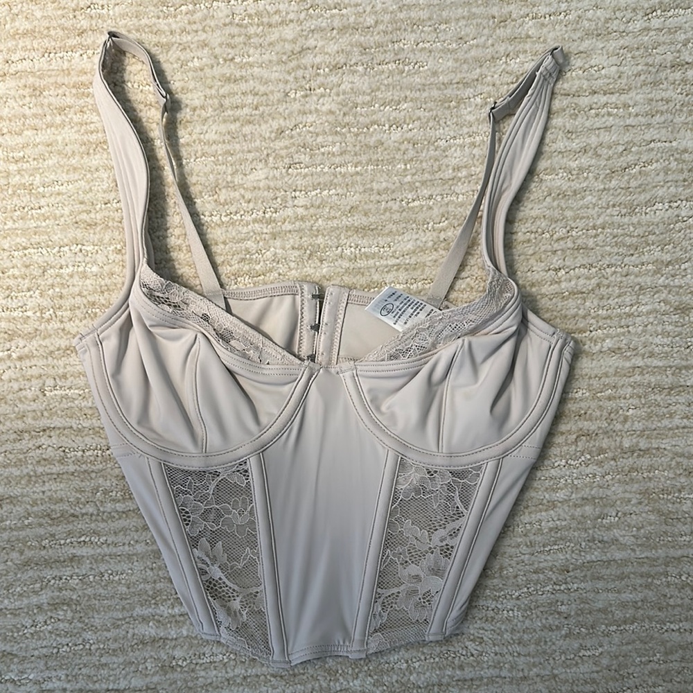Elegant Cream Lace Bustier